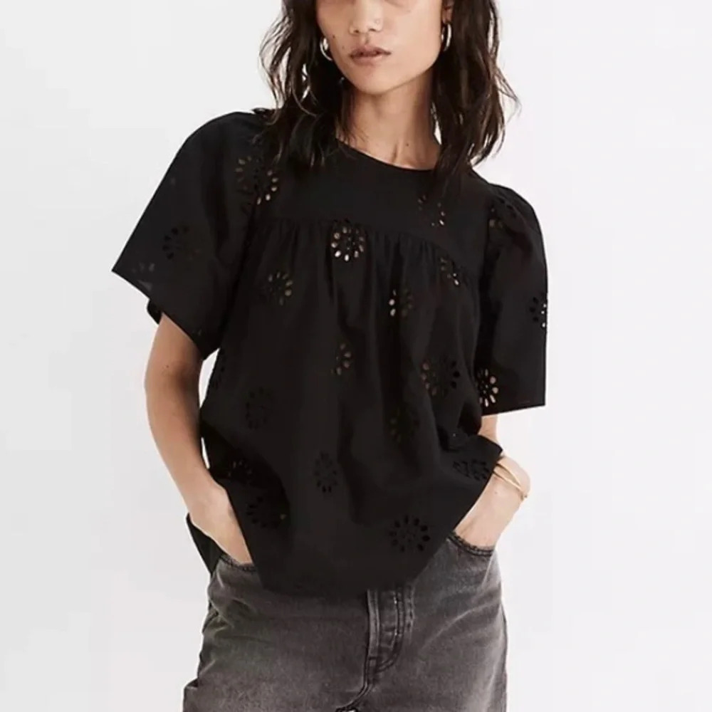 New Madewell Daisy Eyelet Flutter-Sleeve Yoke Top